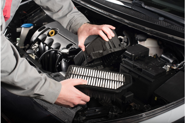 ¿Sabes cada cuánto tiempo hay que cambiar el filtro del aire de tu coche?